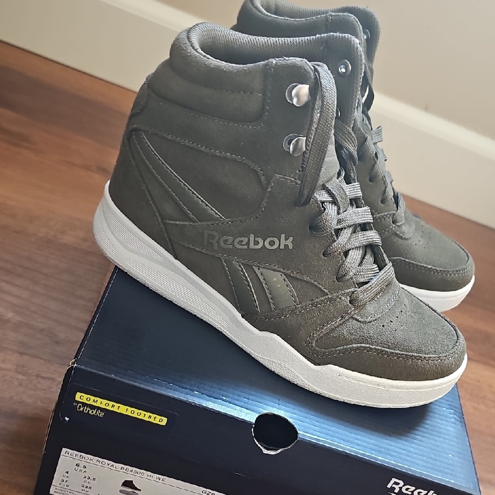Reebok High-Top Sneakers in Olive Green